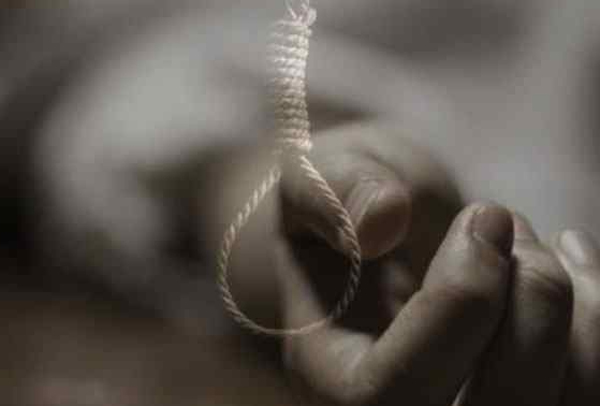 शिमला में माँ ने तीन साल की बच्ची के साथ फंदा लगाकर की आत्महत्या