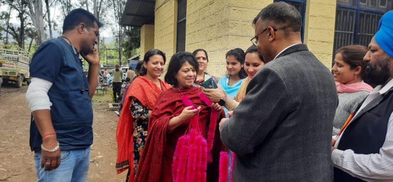 विधायक राजेश धर्माणी की धर्म पत्नी ने  किया पशु मेले का शुभारंभ