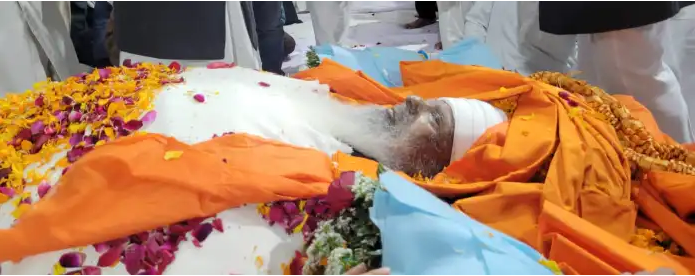 पद्मश्री बाबा इकबाल सिंह दिव्य ज्योति में विलीन, हजारों ने नम आंखों से दी अंतिम विदाई