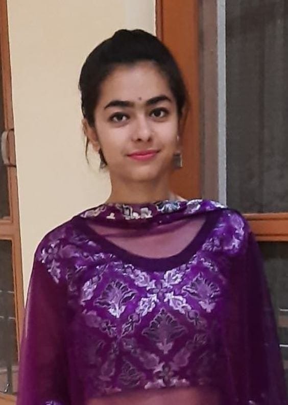 घुमारवीं की इशिता ने पंजाब में बी ए एम एस परीक्षा में लिया गोल्ड मेडल