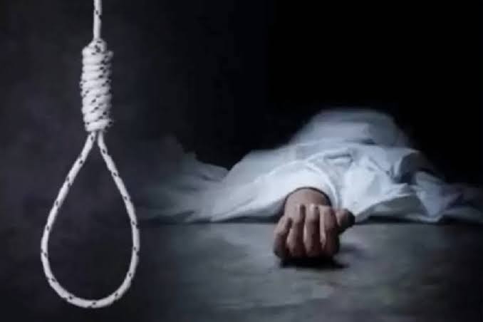 शिमला :  शिमला के कृष्णानगर में 21 वर्षीय युवक ने फंदा लगाकर की आत्महत्या