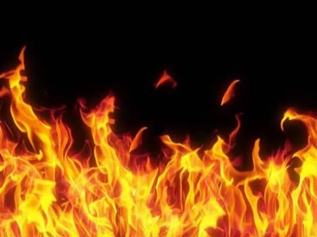 भरमौर : भरमौर के झड़ोता गाँव में 2 मकानों में लगी आग, 32 लाख का नुक्सान