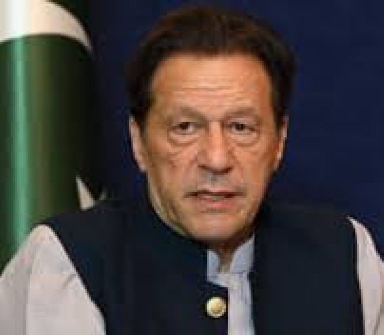 पाकिस्तान के पूर्व प्रधानमंत्री इमरान खान गिरफ्तार, पाक रेंजर्स ने कोर्ट रूम से दबोचा