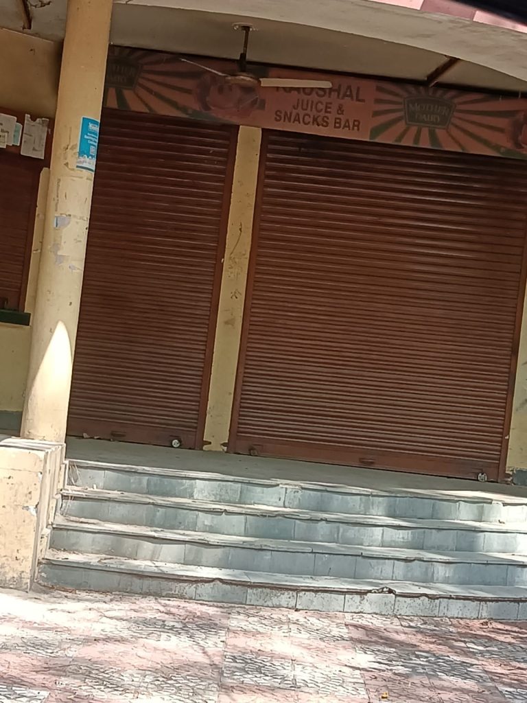 NIT हमीरपुर में परिसर की दुकानें 13 दिन से बंद, छात्रों की परीक्षाएं, मजबूरी में जाना पड़ रहा बाजार