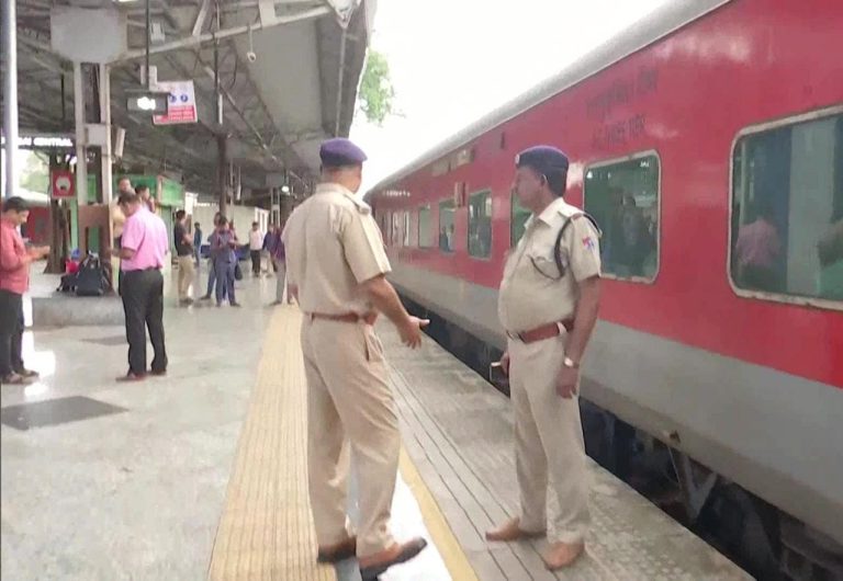 जयपुर-मुंबई ट्रेन में गोलाबारी, आरपीएफ ASI समेत चार की गोली मारकर हत्या