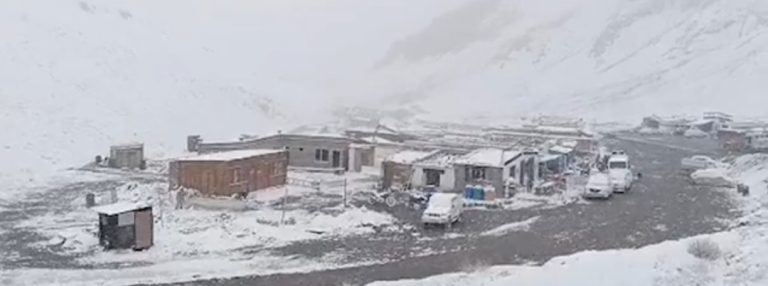 Latest news ! हिमाचल में सर्दी की दस्तक, बर्फबारी से मनाली-लेह मार्ग दारचा में बंद